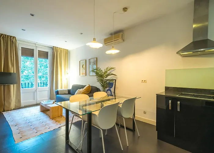 Dana - Enjoy Apartments Rocafort